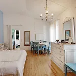Vila Unique Near Lisbon With Pool & Magical Decor Corroios