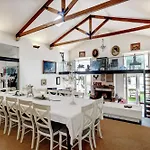 Unique Near Lisbon With Pool & Magical Decor Vila