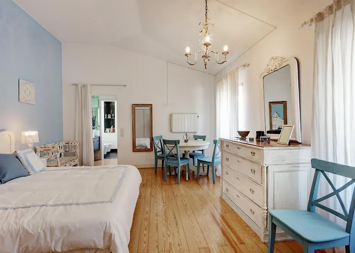 Villa Unique Near Lisbon With Pool & Magical Decor Corroios
