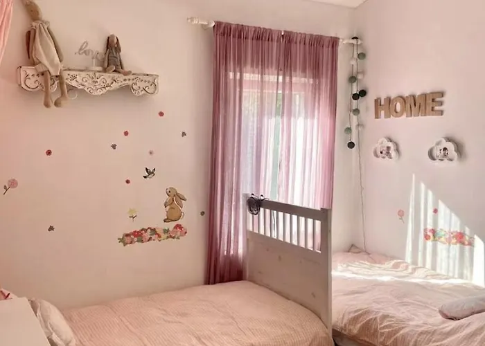 Unique Near Lisbon With Pool & Magical Decor Corroios